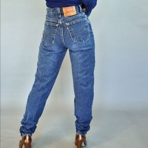 Vintage 550 Levi’s dark wash blue high waist denim